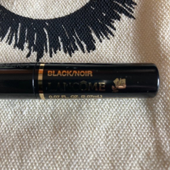 Lancome eye shadow and mascara with pouch - Picture 2 of 7
